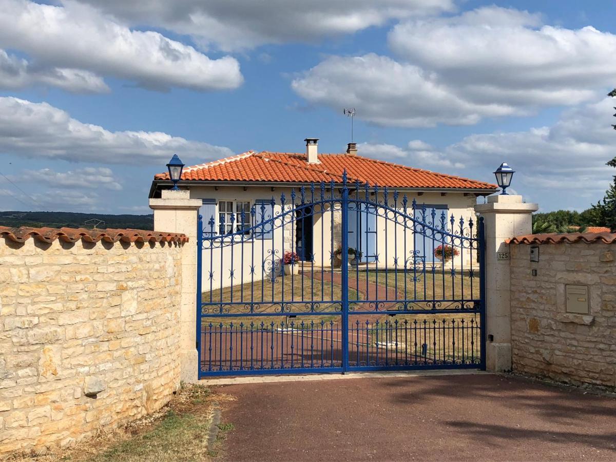 Bed and Breakfast La Ligonne Marillac Exterior foto